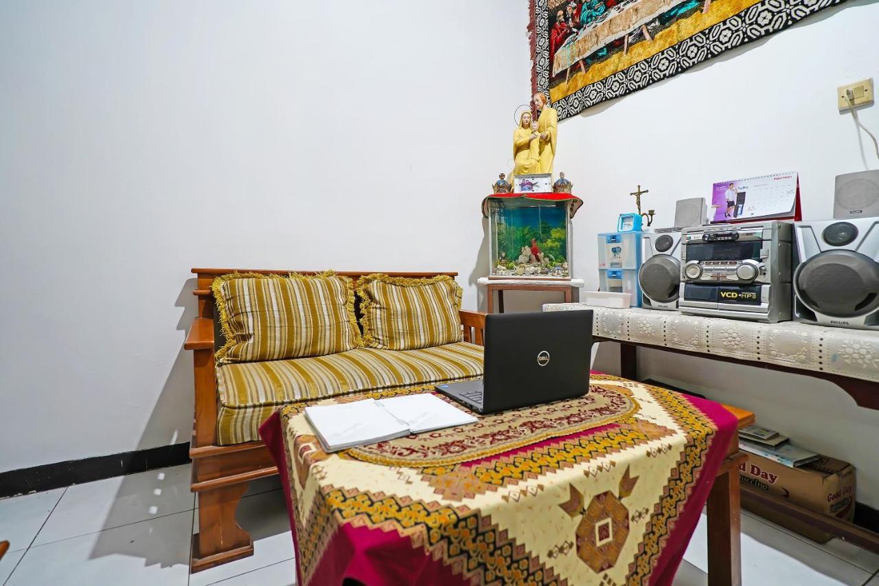 Spot On 91723 Sony Homestay Syariah Sukabumi Buitenkant foto