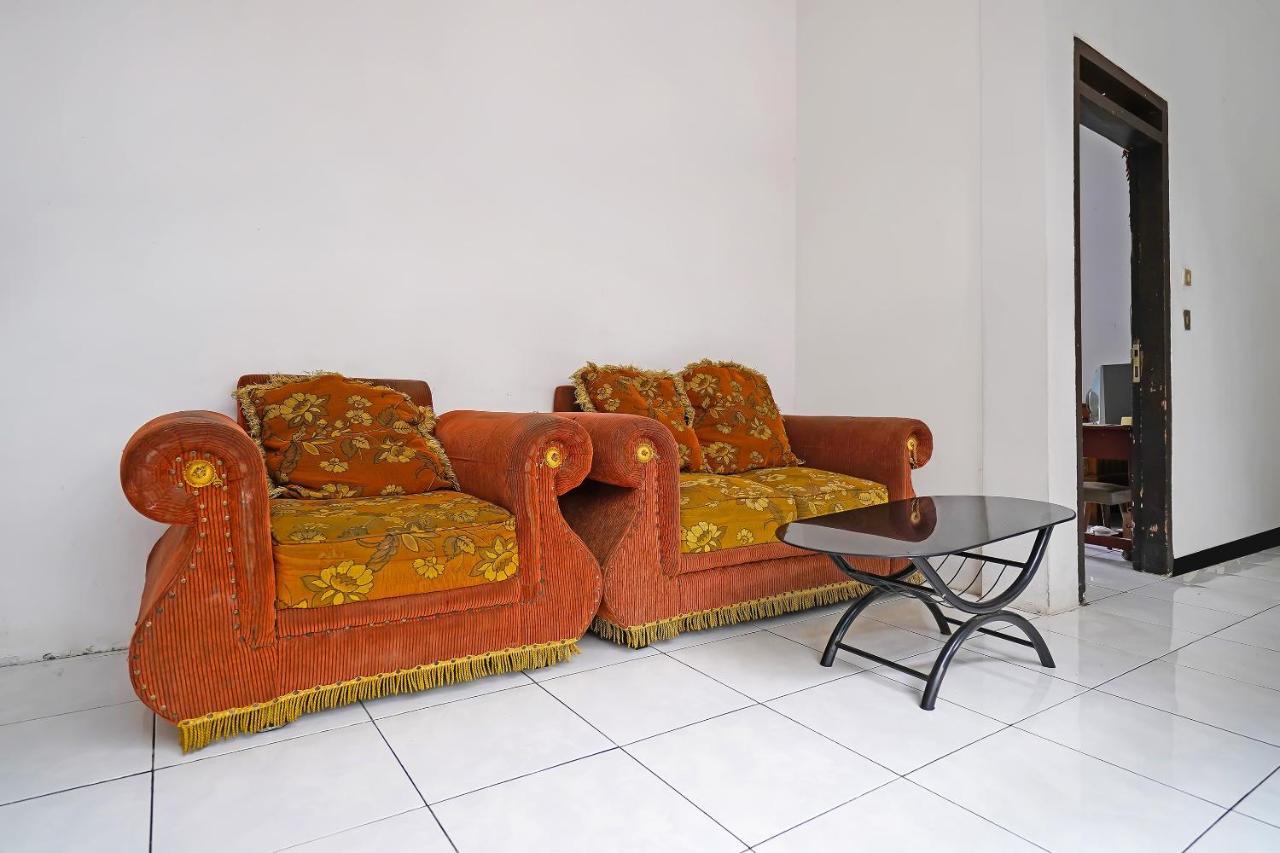 Spot On 91723 Sony Homestay Syariah Sukabumi Buitenkant foto